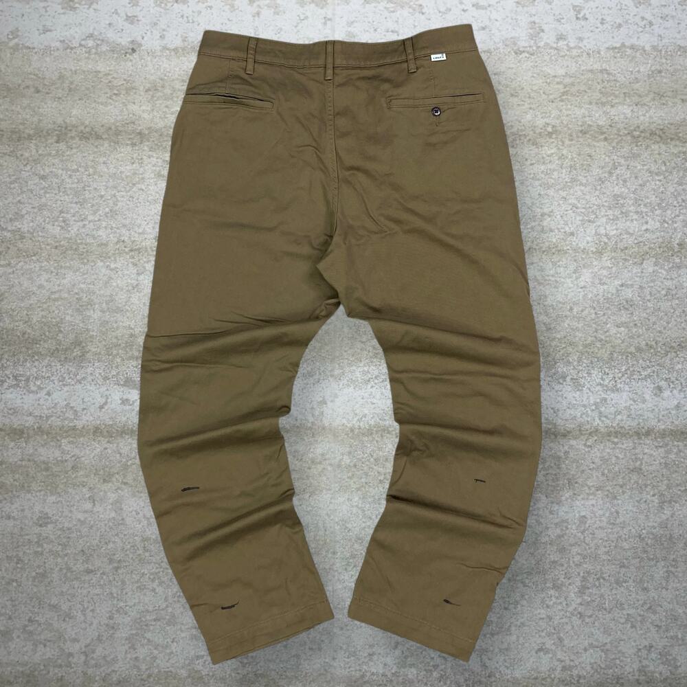 Vintage Y2K Levis Khakis Pants 34x30 Regular Straight Leg Fit Tan Flat Front